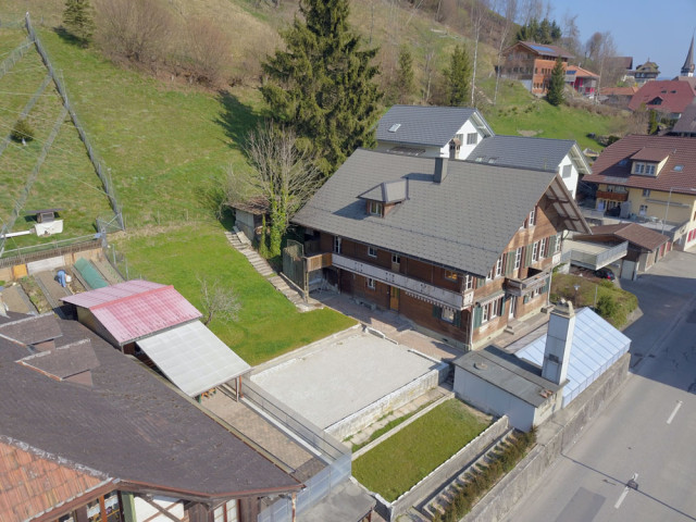 Humbert Immobilien | Grosses Wohnhaus mit viel Platz, Signau