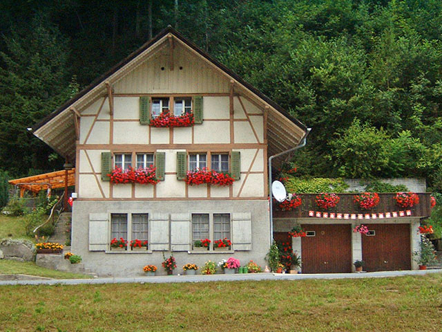 Humbert Immobilien | Einfamilienhaus mit Studio, Wiggen