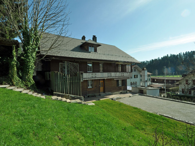 Humbert Immobilien | Grosses Wohnhaus mit viel Platz, Signau